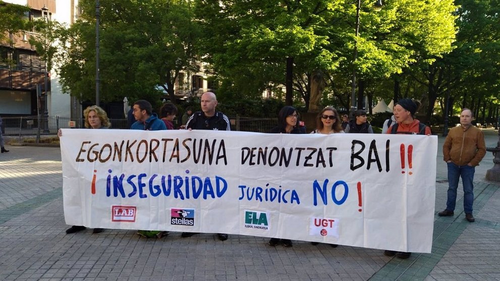 LAB, Steilas, ELA y UGT se concentran en Pamplona en contra de la propuesta de estabilización del profesorado del PAI. CEDIDA