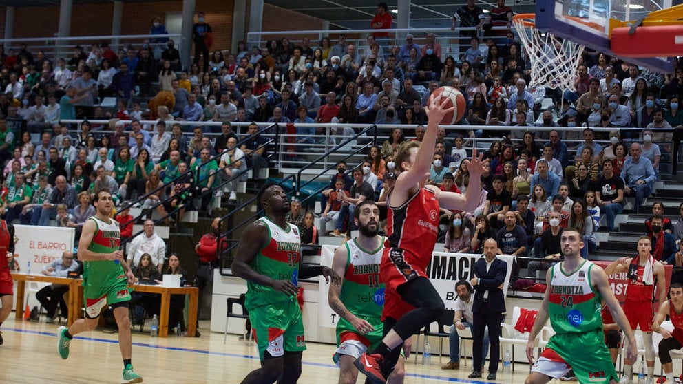 partido de baloncesto Navarra - Zornotza | remontada y victoria del equipo