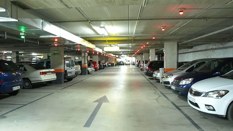 Interior del parking de la Audiencia de Pamplona. Foto: Parking de la Audiencia.