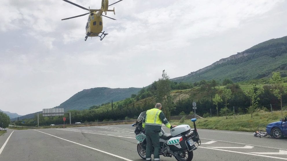 Una mujer que se dirigía hacia su destino en bicicleta ha sido atropellada por un turismo en el término municipal de la localidad navarra de Alsasua