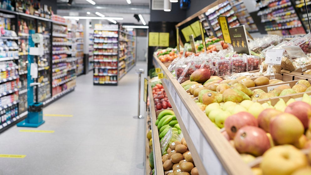 Nuevo supermercado BM en la calle Mayor de Pamplona. PABLO LASAOSA