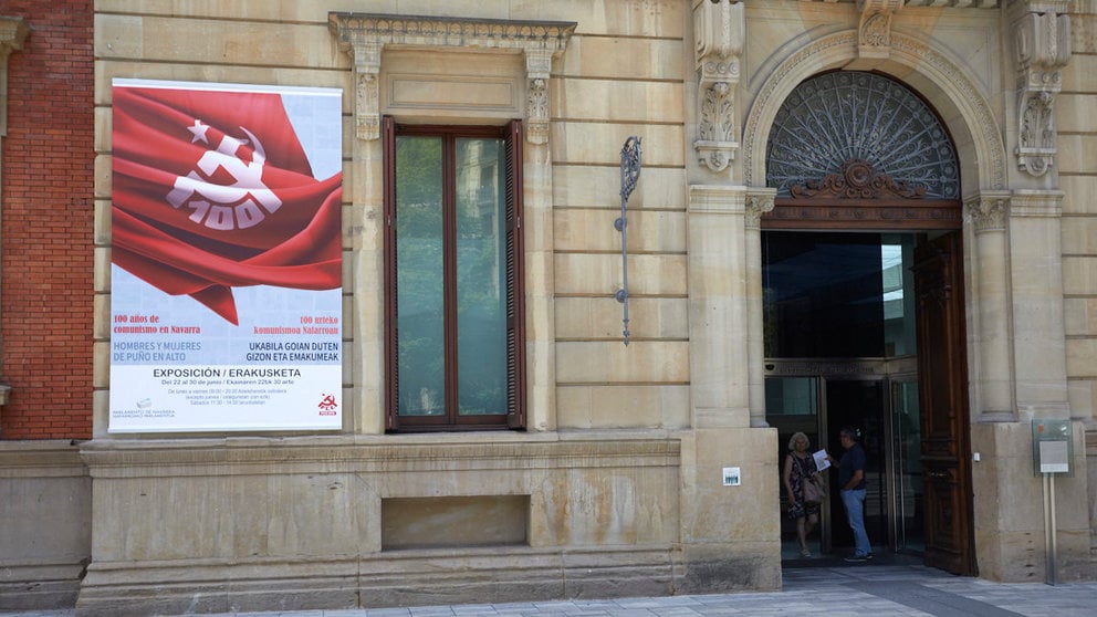 Exposición "Hombres y mujeres de puño en alto. 100 años de comunismo en Navarra"  en el Parlamento foral. IÑIGO ALZUGARAY