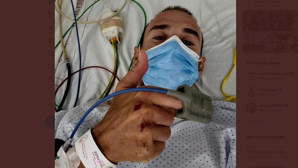 Alejandro Valverde en la cama del hospital murciano donde ha sido atendido. Instagram.