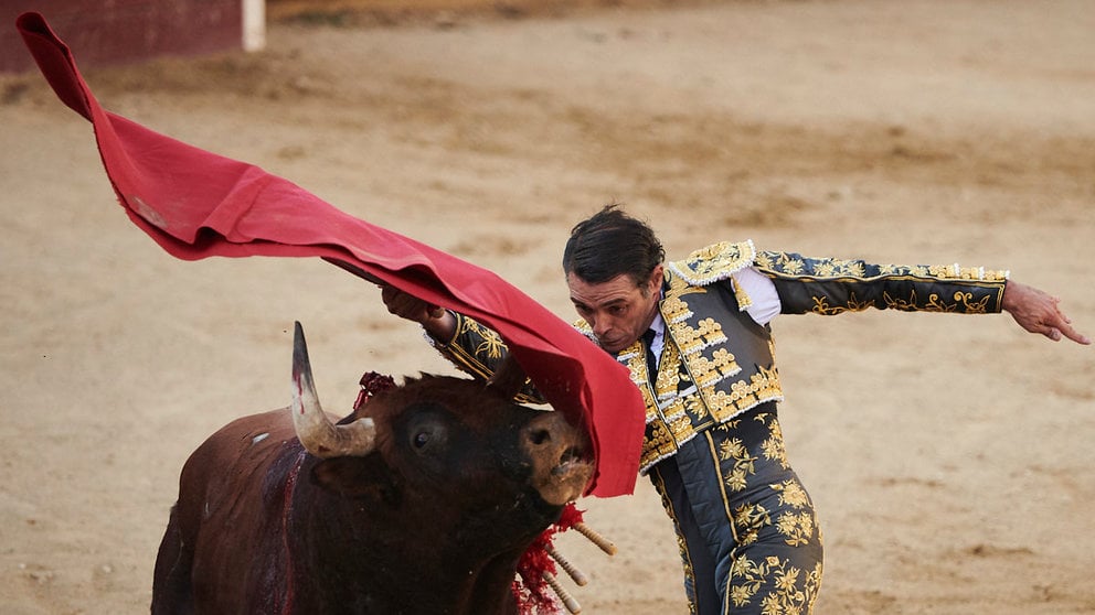 Primera corrida de toros de la ganadería Reta para Sánchez Vara e Imanol Sanchez en las fiestas de Estella 2022. PABLO LASAOSA