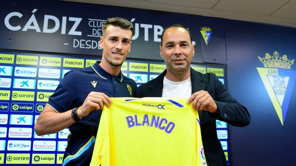 Antonio Blanco ha sido presentado como nuevo jugador del equipo andaluz. Cádiz CF.