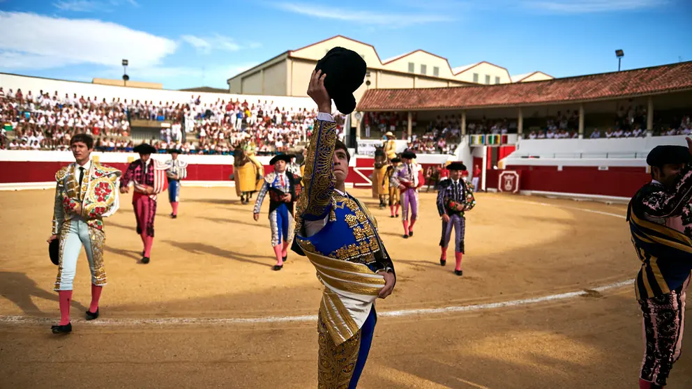 Novillada de Sobral para los novilleros Francisco Expósito, Jaime González Écija y Arturo Gilio durante las fiestas de Peralta 2022. PABLO LASAOSA