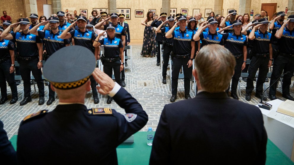 Toma de posesión de los 25 nuevos agentes de Policía Municipal de Pamplona. PABLO LASAOSA