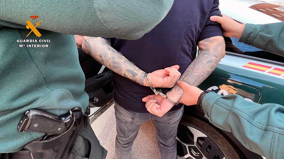 La Guardia Civil procede a la detención del autor del presunto robo en Alfaro (La Rioja). GUARDIA CIVIL