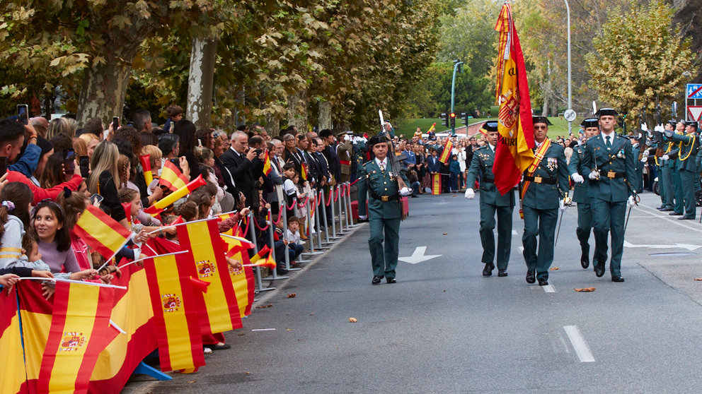 La Guardia Civil de Navarra celebra el día de su patrona, la Virgen del Pilar, en la Avenida de Galicia de Pamplona. IÑIGO ALZUGARAY