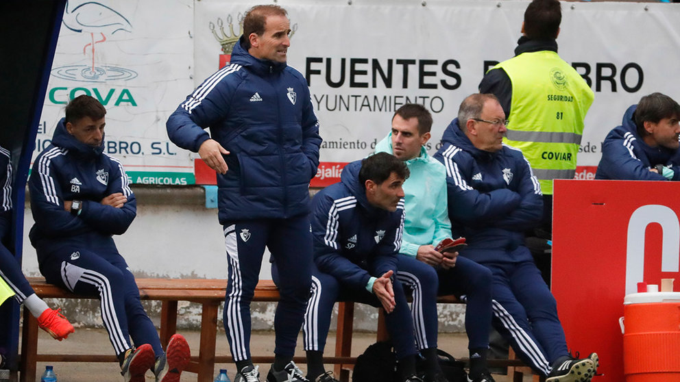 El técnico de Osasuna, Jagoba Arrasate, durante el encuentro de Copa ante el CD Fuentes. EFE / Javier Cebollada.
