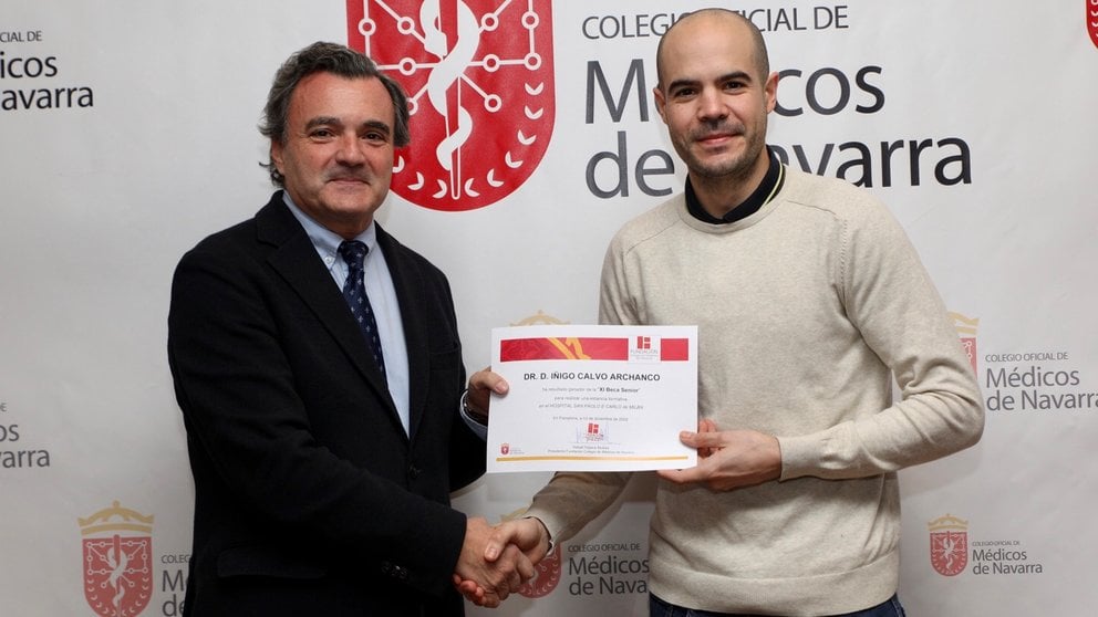 Íñigo Calvo ha obtenido la beca senior que concede la Fundación Colegio de Médicos de Navarra. ÍÑIGO ALZUGARAY