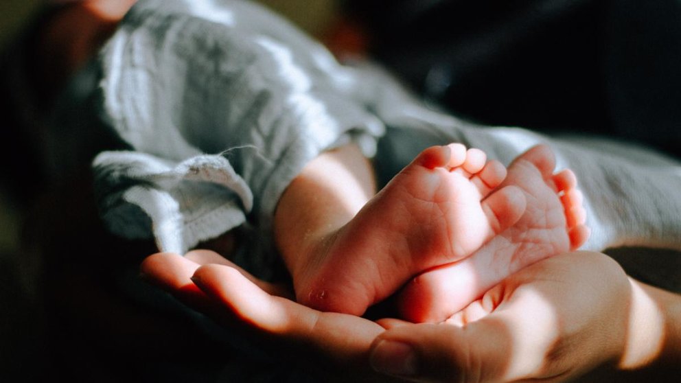 Un niño recién nacido, en una imagen de archivo.