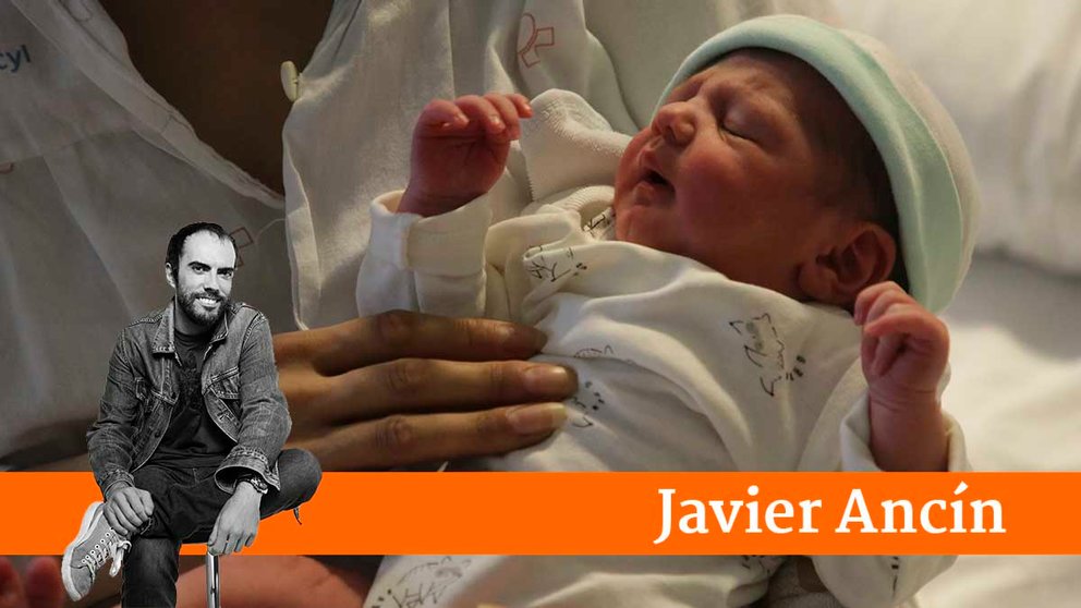 Una niña llamada Irache, nacida prácticamente sobre las campanadas es el primer bebé del año en España EFE/Mariam A. Montesinos
