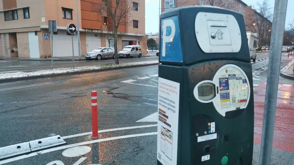 El Ayuntamiento de Pamplona ha suspendido la zona azul en la ciudad por el temporal de nieve que afecta a toda Navarra. AYUNTAMIENTO DE PAMPLONA