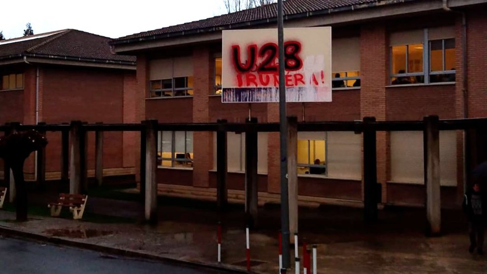 La izquierda juvenil abertzale promueve una manifestación con una pintada en un centro de FP público. CEDIDA