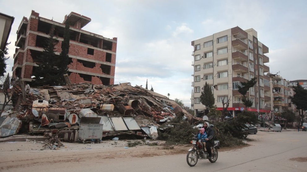 Edificio en ruinas tras el terremoto que ha afectado a Turquía y Siria. EUROPA PRESS