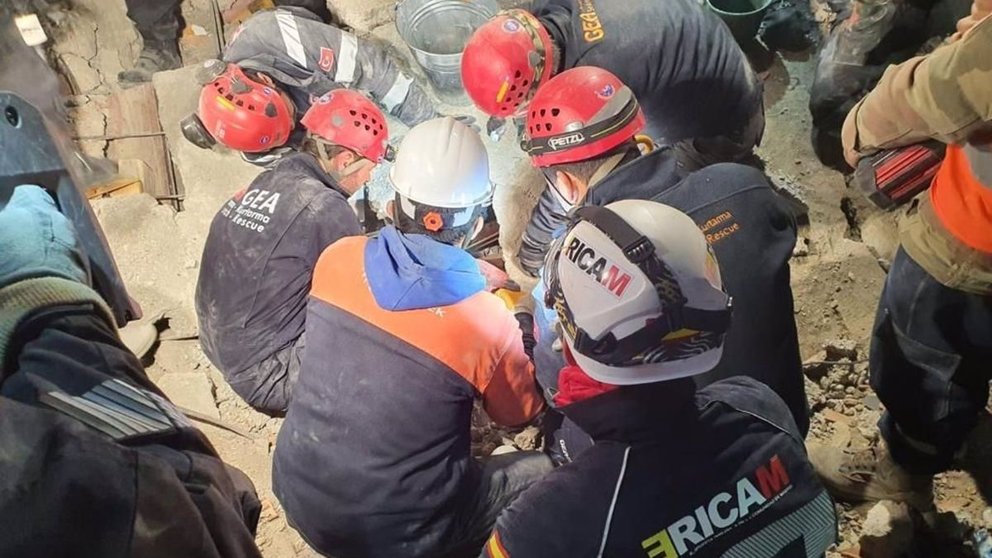 ERICAM rescata a una mujer atrapada entre escombros desde hace seis días tras el terremoto en Turquía - EMERGENCIAS 112 COMUNIDAD DE MADRID