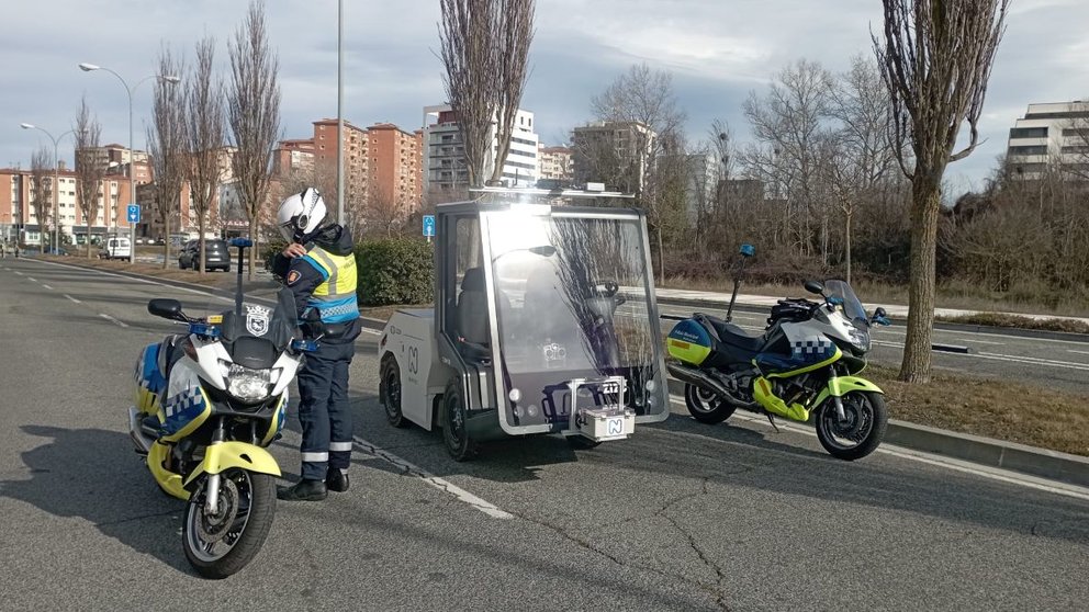 Pamplona cierra tres calles para probar coches autónomos. POLICÍA MUNICIPAL DE PAMPLONA