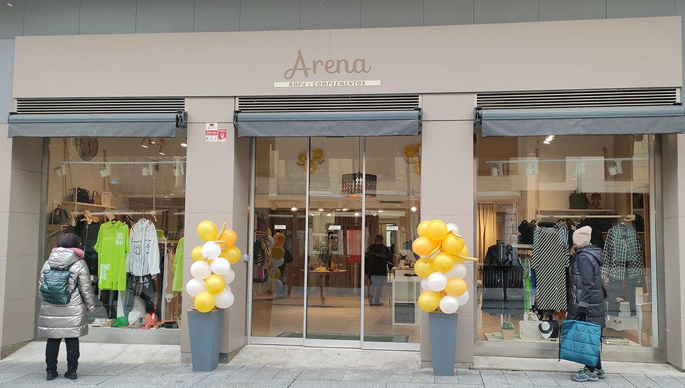 La tienda Arena de ropa y complementos de Pamplona se traslada a un nuevo  local en la a...
