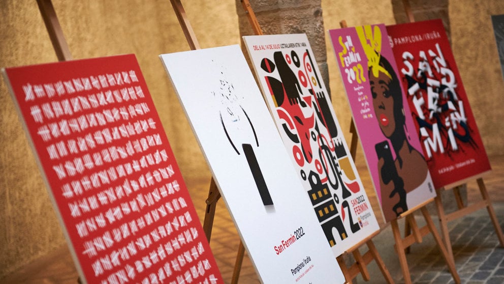 Presentación de los 10 carteles finalistas para San Fermín. PABLO LASAOSA