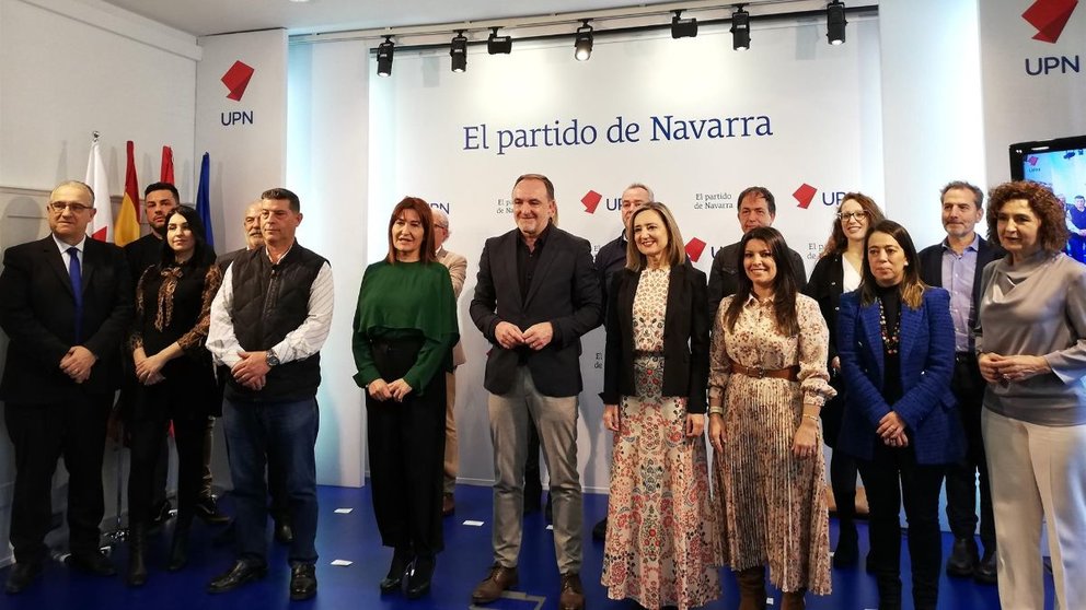 Javier Esparza, presidente de UPN, con los candidatos del partido a las elecciones municipales de mayo en Pamplona y Comarca - EUROPA PRESS