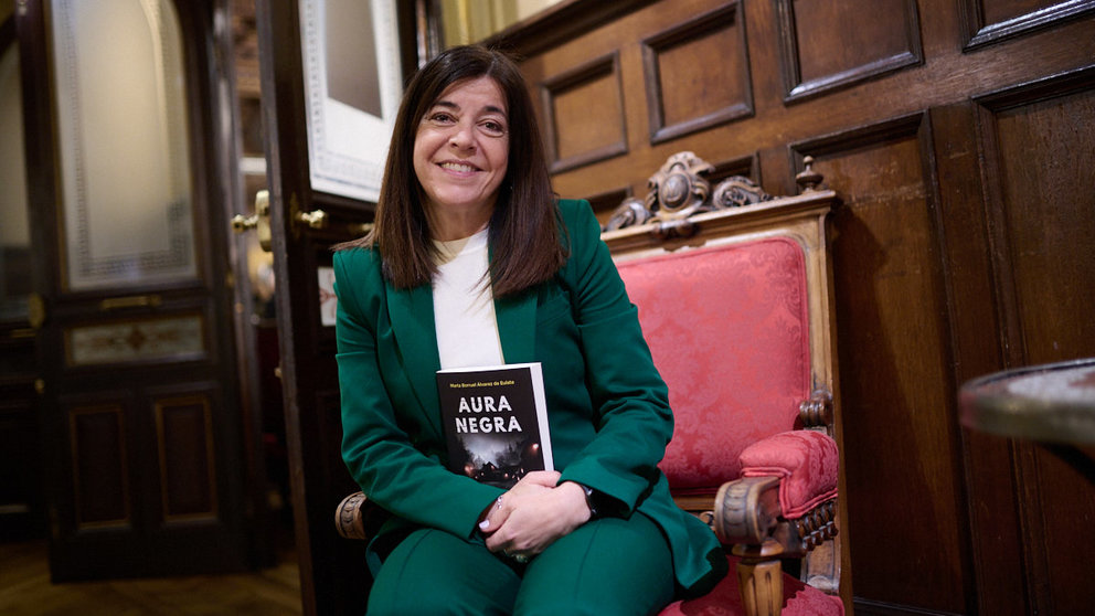 Marta Borruel presenta su nuevo libro 'Aura Negra', en el Casino Principal. PABLO LASAOSA
