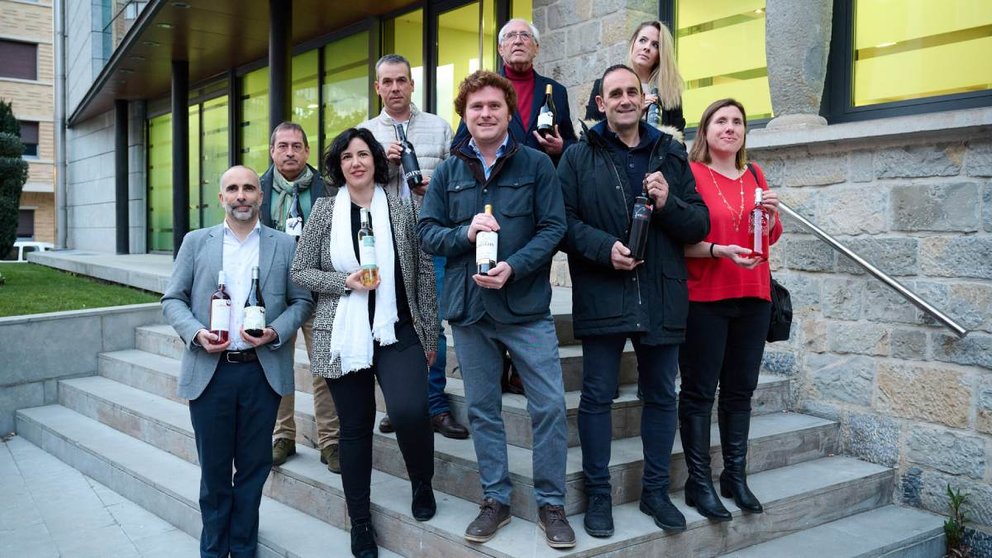 Los representantes de las bodegas con los 10 mejores vinos de Navarra. DENOMINACIÓN DE ORIGEN NAVARRA