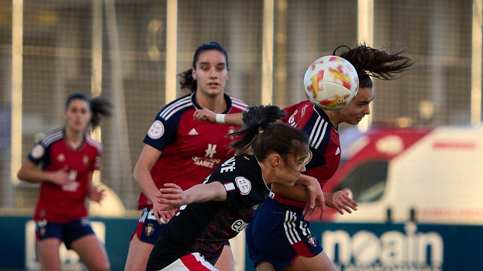 Osasuna femenino se enfrenta al Athletic de Bilbao en cuartos de final de la Copa de la Reina a partido único. PABLO LASAOSA