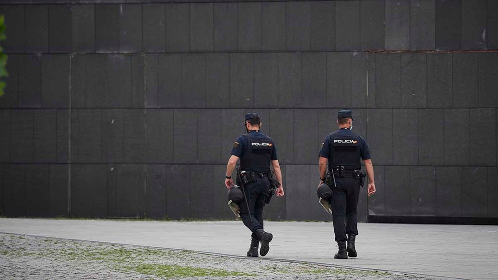 Agentes de la Policía Nacional en Pamplona. 
Eduardo Sanz / Europa Press
