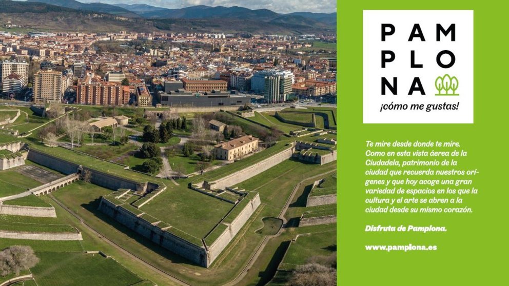 Imagen de una de las postales que ha editado el Ayuntamiento de Pamplona para promocionar el turismo en la capital navarra. CEDIDA