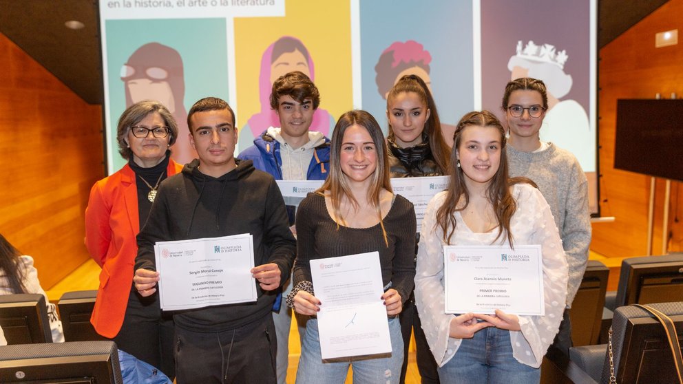 Los cinco estudiantes que han ganado el concurso de Historia de la Universidad de Navarra. CEDIDA