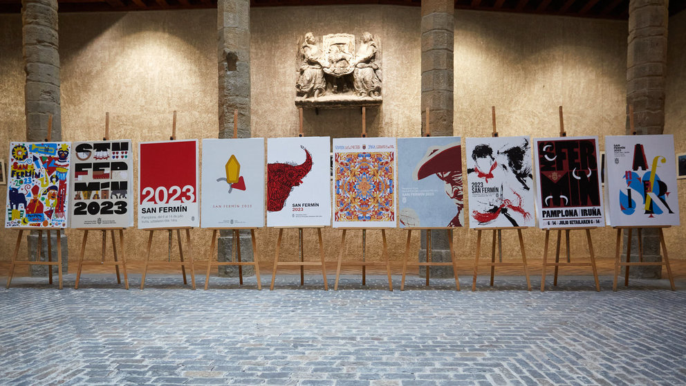 Presentación de las diez obras finalistas del Concurso de Carteles de San Fermín 2023, en el Palacio del Condestable de Pamplona. IÑIGO ALZUGARAY