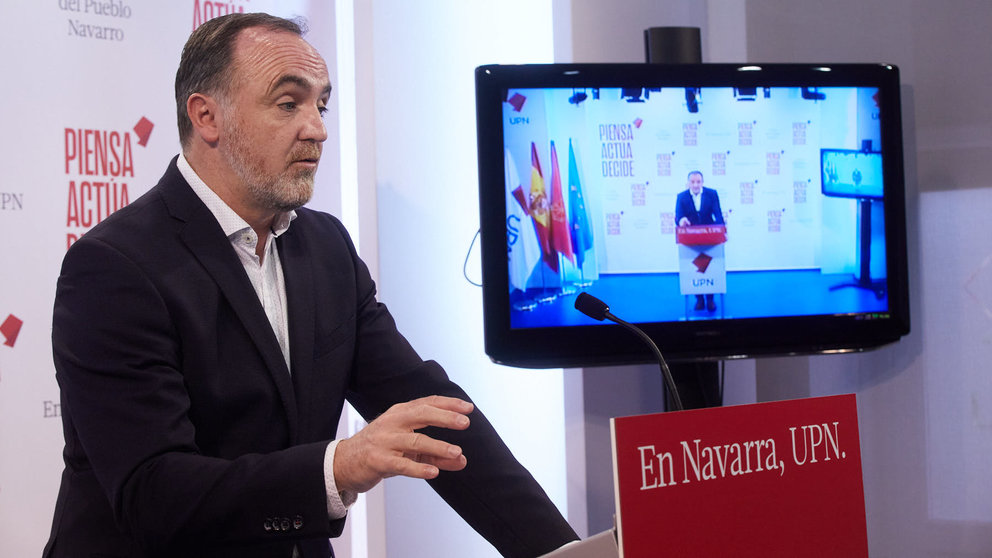 El candidato de UPN a la presidencia del Gobierno de Navarra, Javier Esparza, presenta propuestas en materia de infraestructuras. IÑIGO ALZUGARAY