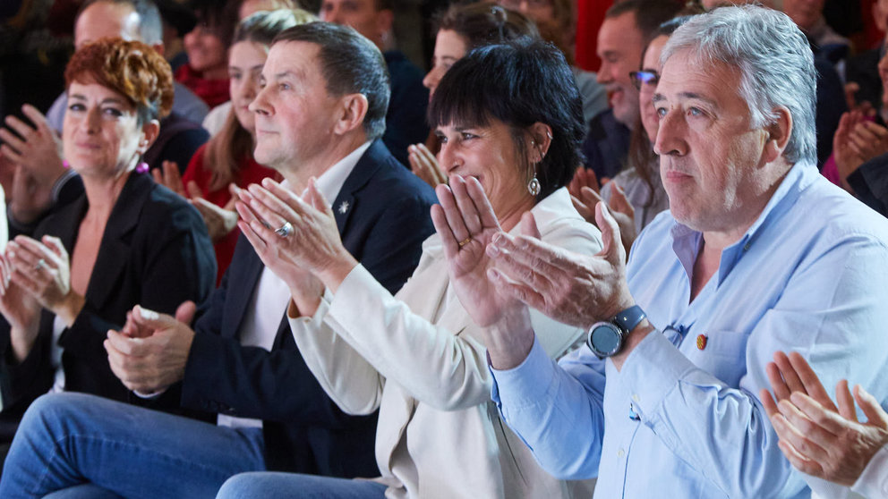 Acto de inicio de la campaña electoral de EH Bildu con el coordinador de EH Bildu, Arnaldo Otegi; la candidata a la Presidencia de Navarra, Laura Aznal; y el candidato a la Alcaldía de Pamplona, Joseba Asiron. IÑIGO ALZUGARAY