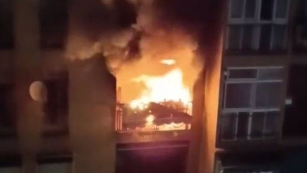 Muere un niño de seis años y herida grave su madre en un incendio en un piso de Granada tras varias deflagraciones. POLICÍA LOCAL DE GRANADA