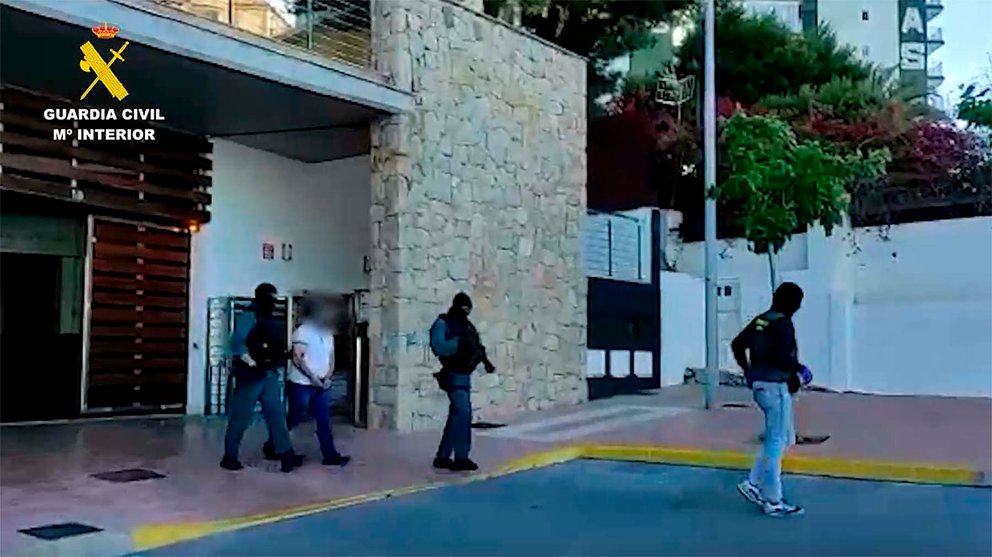 La Guardia Civil ha detenido a 31 personas, dos de ellas en Navarra, en el marco de la operación 'Masía'. GUARDIA CIVIL