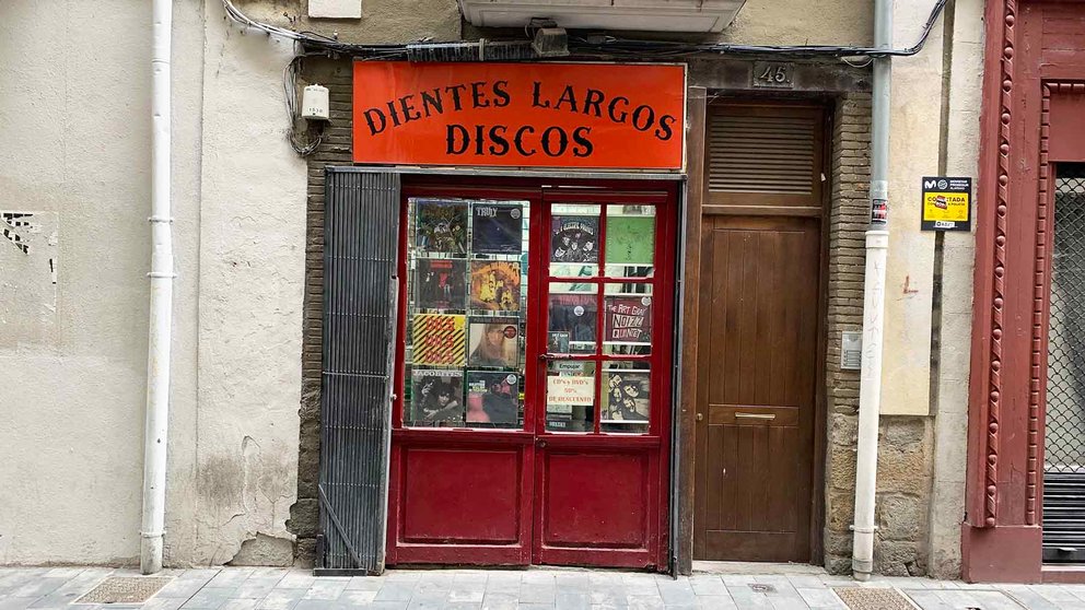 La tienda Dientes Largos en la calle Jarauta 45 de Pamplona. Navarra.com