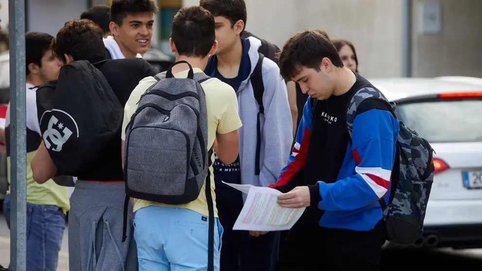 Inicio de la Evaluación para el Acceso a la Universidad (EvAU) 2023, antigua selectividad, en la 
La Universidad Pública de Navarra (UPNA) en Pamplona. IÑIGO ALZUGARAY