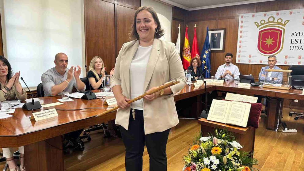 Marta Ruiz de Alda toma la vara de mando de Estella como nueva alcaldesa. NAVARRA.COM