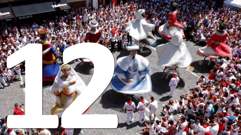 Comparsa de Gigantes y Cabezudos en San Fermín de 2022. REUTERS Juan Medina