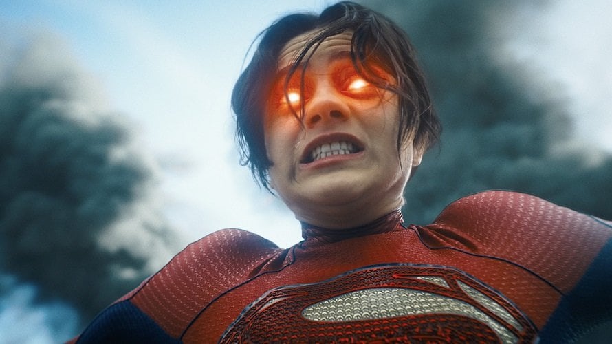Sasha Calle como una versión alternativa de Superman en The Flash