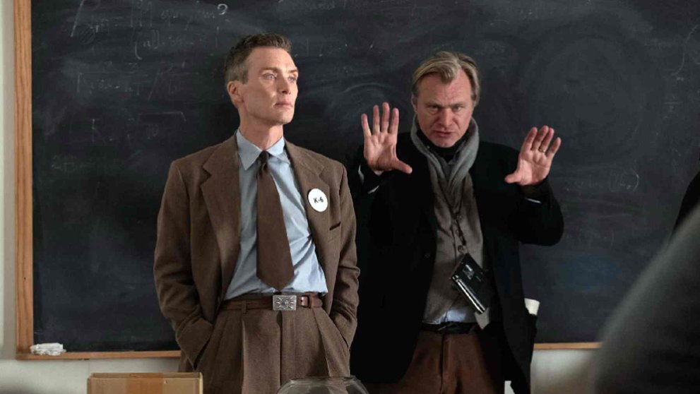 Cillian Murphy y Christopher Nolan en el set de Oppenheimer.