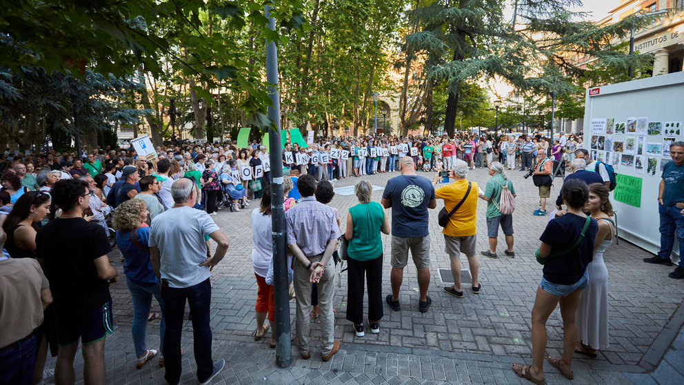 Concentración contra la creación del parking de la Plaza de la Cruz de Pamplona. IÑIGO ALZUGARAY