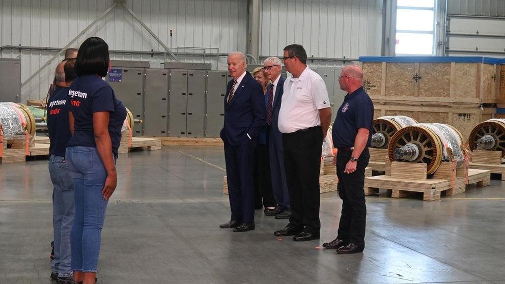El presidente de Estados Unidos, Joe Biden, visita la planta de Ingeteam en Milwaukee. INGETEAM