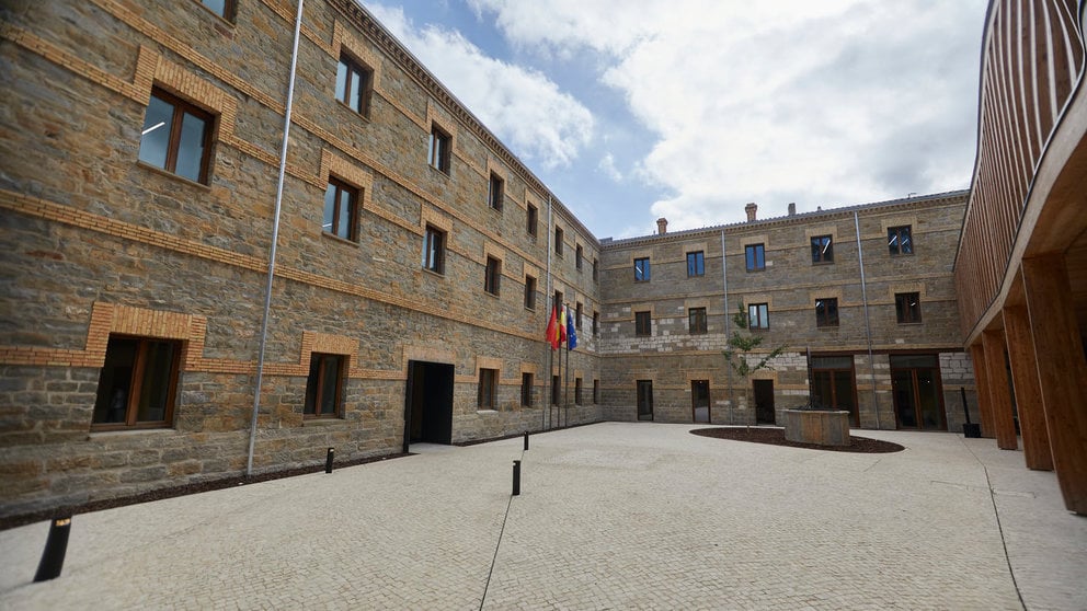 Inauguración de la nueva sede de la Mancomunidad de la Comarca de Pamplona, en el espacio que anteriormente ocupaba el Convento de las Salesas en el paseo del Doctor Arazuri de Pamplona. IÑIGO ALZUGARAY