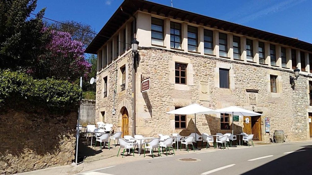 Hostal restaurante en Canales de la Sierra (La Rioja). @canalestur