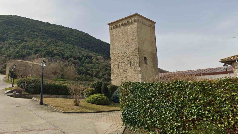 Torre medieval en la localidad navarra de YARNOZ. GOOGLEMAPS