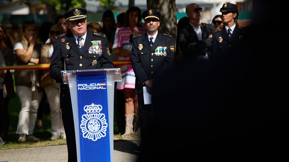Acto para conmemorar la festividad de los Santos Ángeles Custodios, patronos del Cuerpo Nacional de Policía Nacional en el Parque de Antoniutti de Pamplona. IÑIGO ALZUGARAY