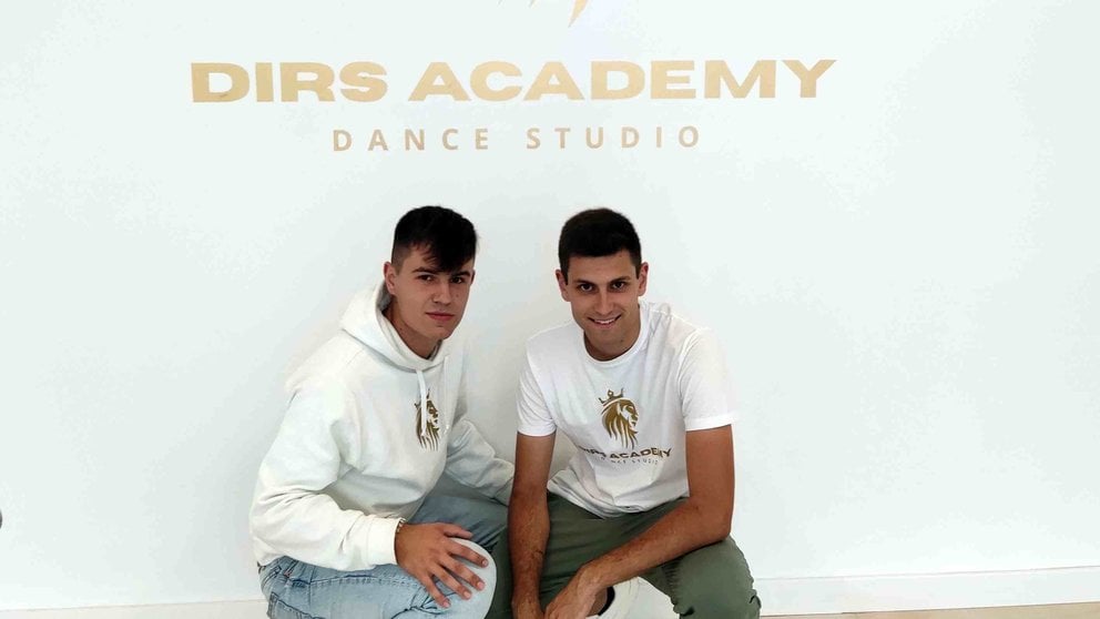 Izan y Daniel Martin, los dos hermanos que han abierto Dirs Academy, una academia de danza urbana en Buztintxuri. NAVARRA.COM