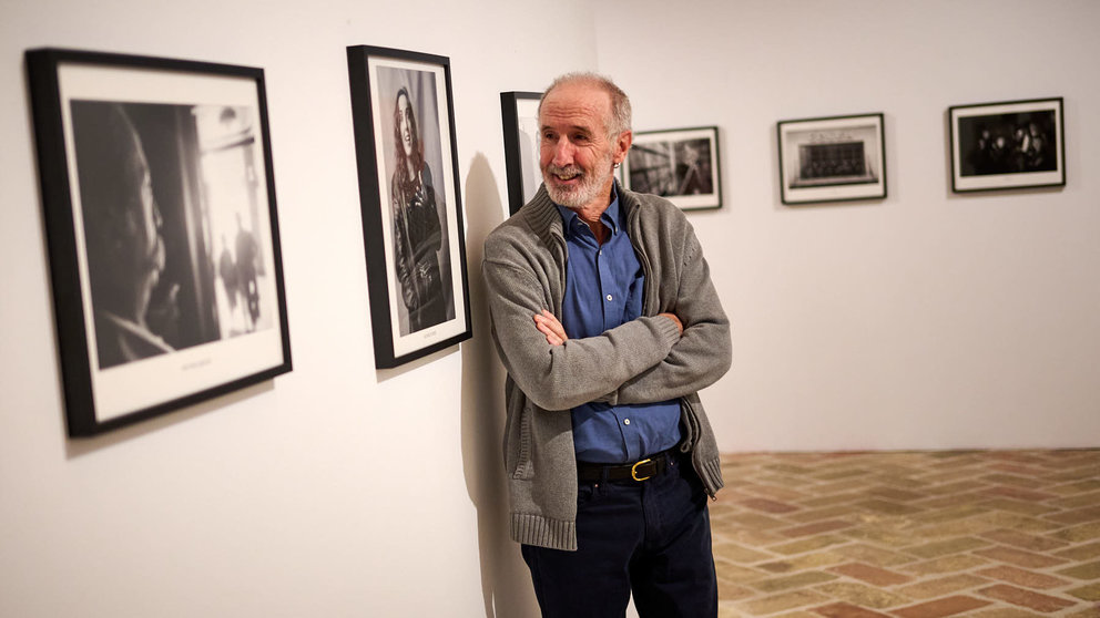 Presentación de la exposición 'La senda como recorrido', del fotógrafo Adolfo Lacunza. PABLO LASAOSA